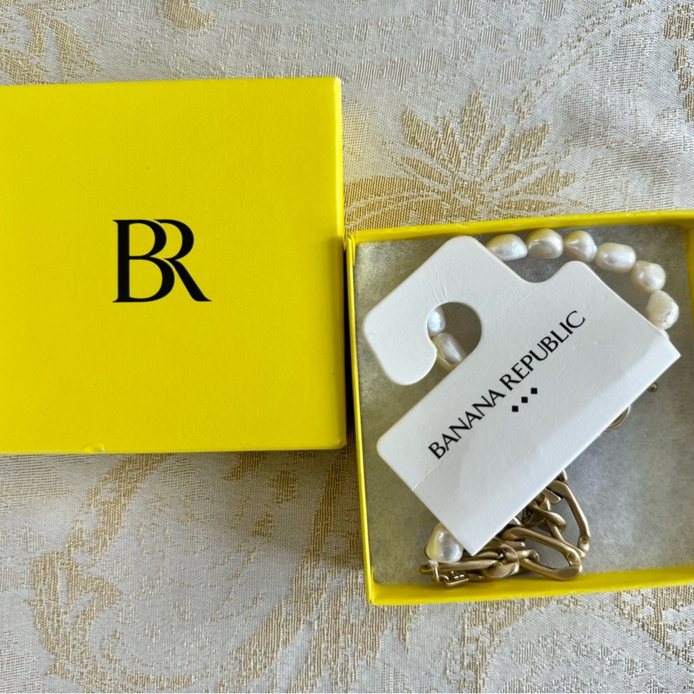 NIB BANANA REPUBLIC FACTORY CHAIN PEARL NECKLACE Old Money, Quiet Luxury Classic